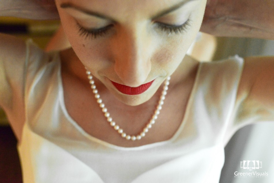 bride-wearing-pearl-necklace-Best-of-2014-Wedding