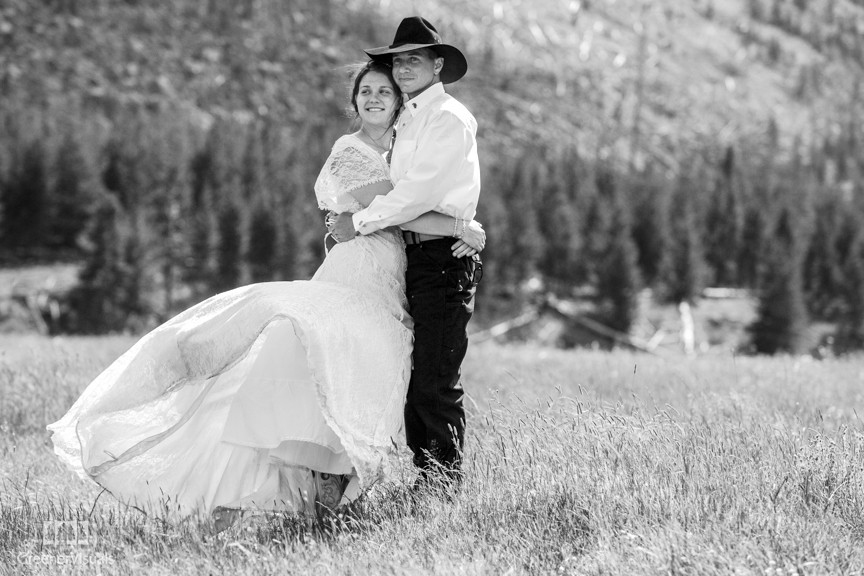 Bobbijean & Chris Wedding Day in Yellowstone National Park