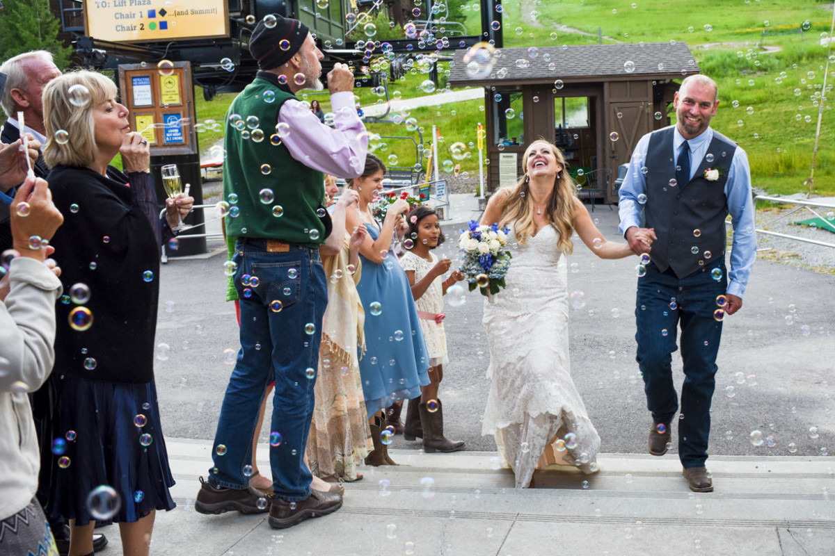 bubble-wedding-entrance-Best-of-2016-wedding