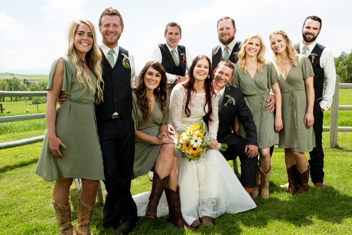 newlyweds-with-wedding-party-at-Springhill-Pavillion-mountain-wedding