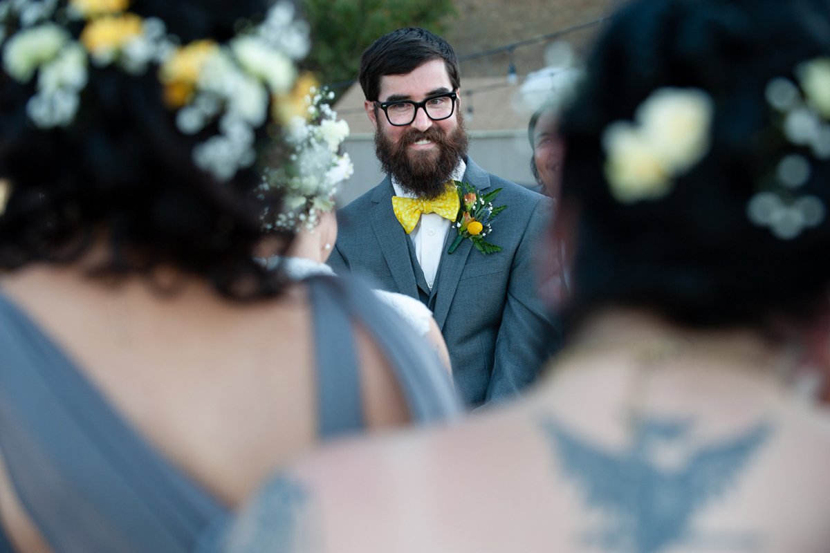 groom-laughing-during-wedding-ceremony-Murrieta-California-Destination-Wedding