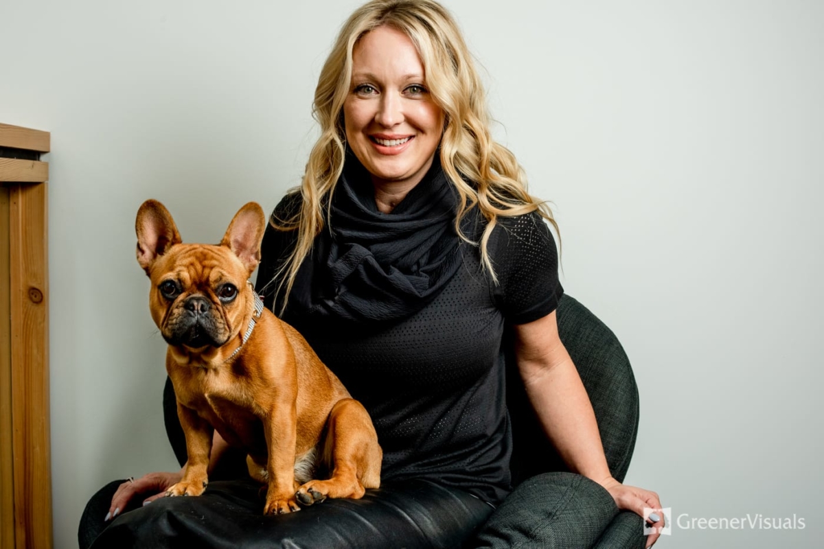 Realtor-Molly-Ogle-and-Pippa-Indoor-Business-Portraits