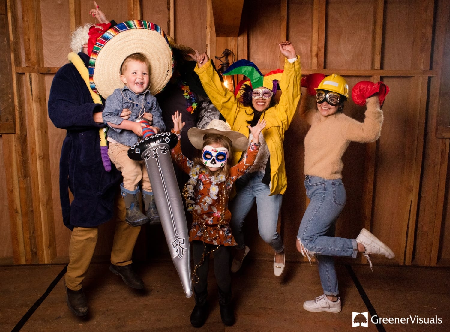 kids-sombrero-photo-booth-headwaters-ranch