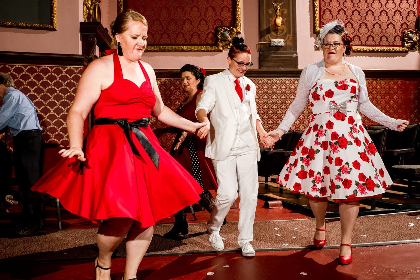 The-Ellen-Theatre-Wedding-Day-Dancing-Photos