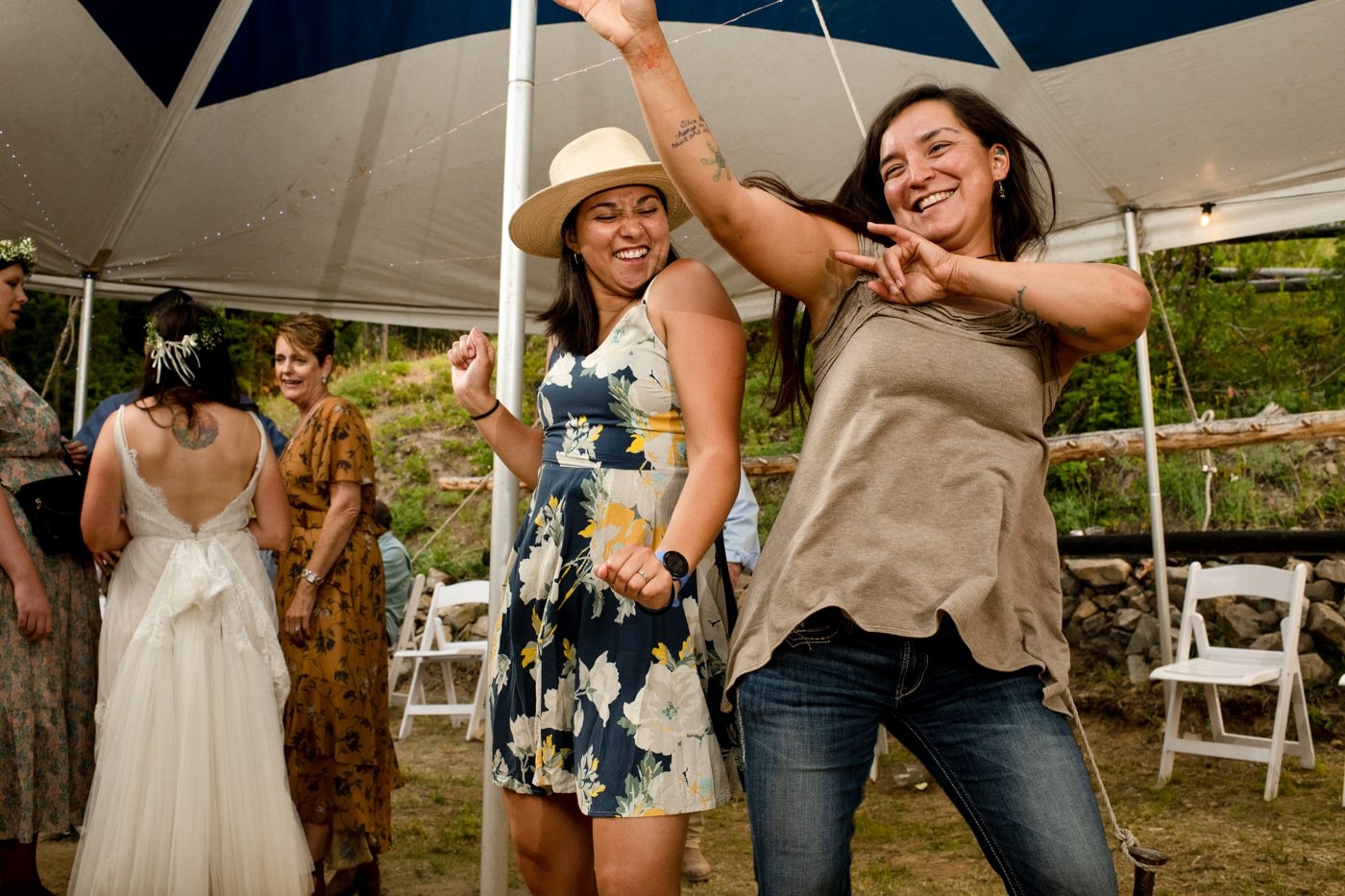 Dancing-ladies-Maverick-Mountain-Wedding