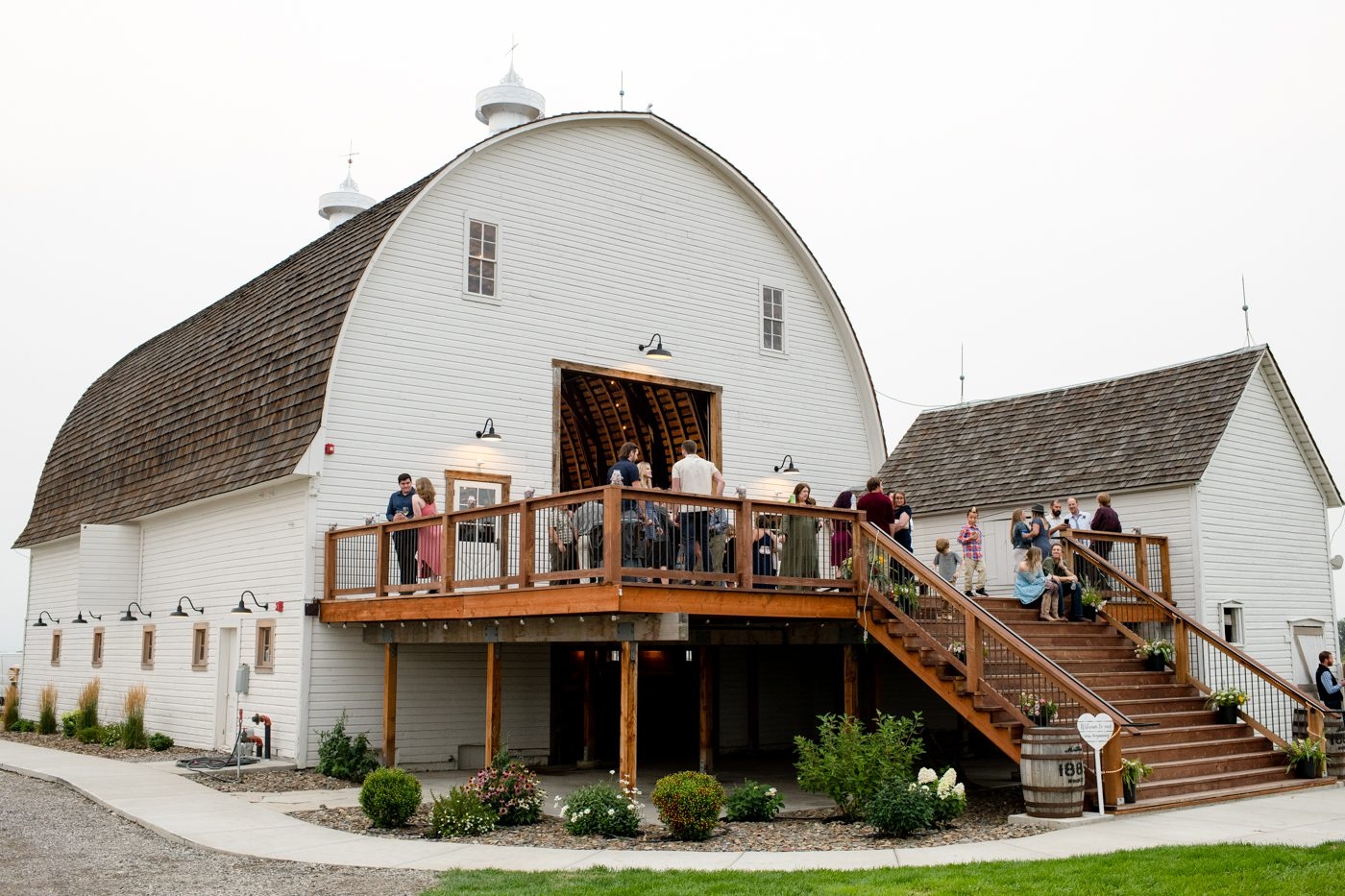 Star-M-Barn-Wedding-Day-wedding-venue