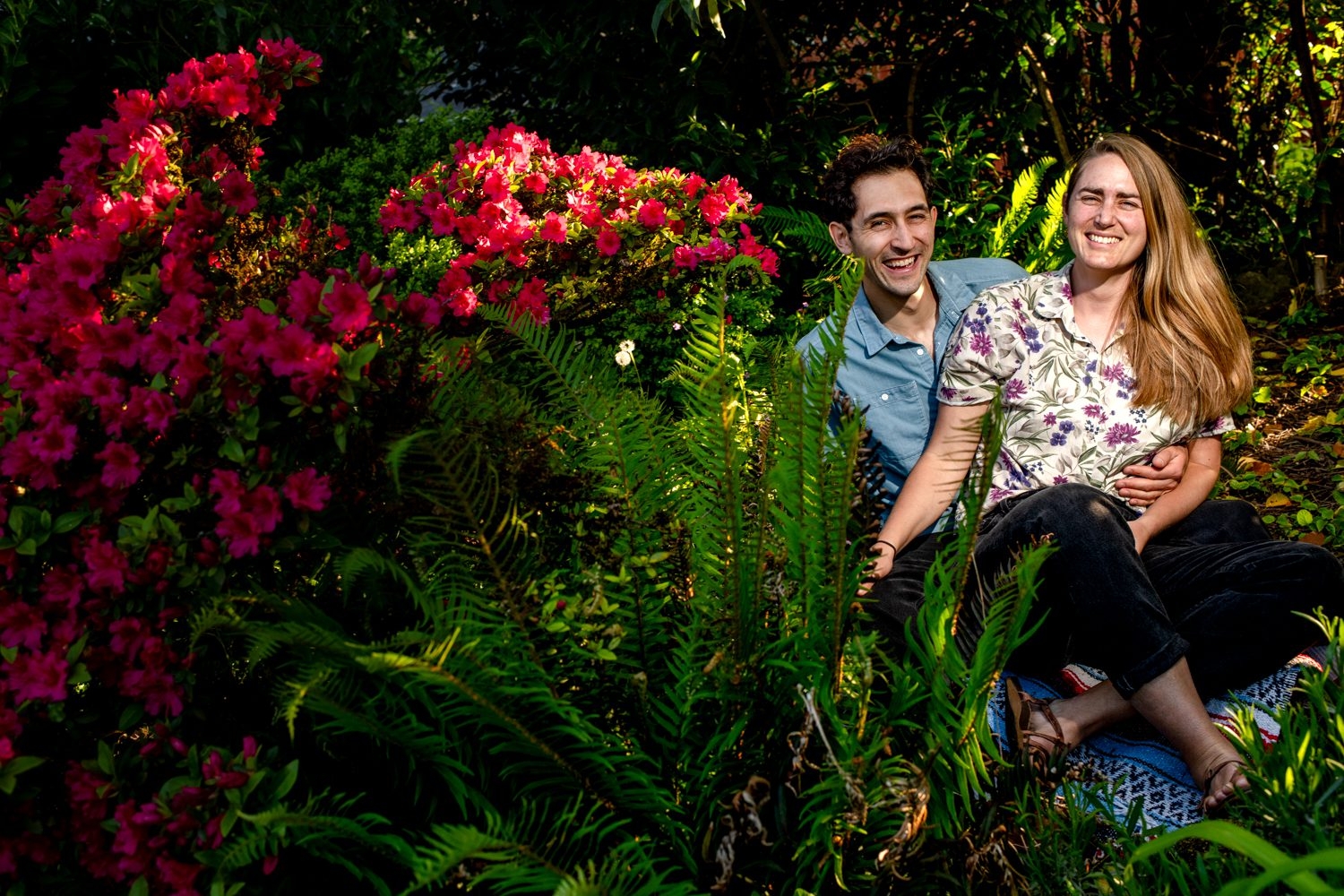 Backyard-Portland-Oregon-Destination-Couples-Portrait-Greener-Visuals