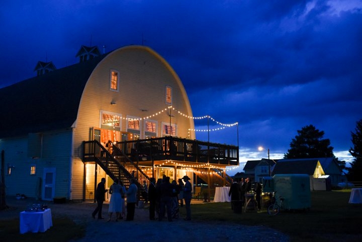 Big-Yellow-Barn-wedding-at-night