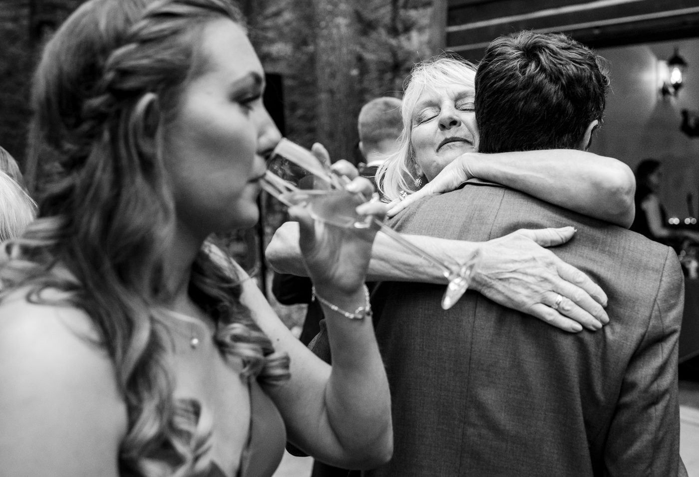 mother-of-groom-hugs-at-The-Woodlands-at-Cottonwood-Canyon
