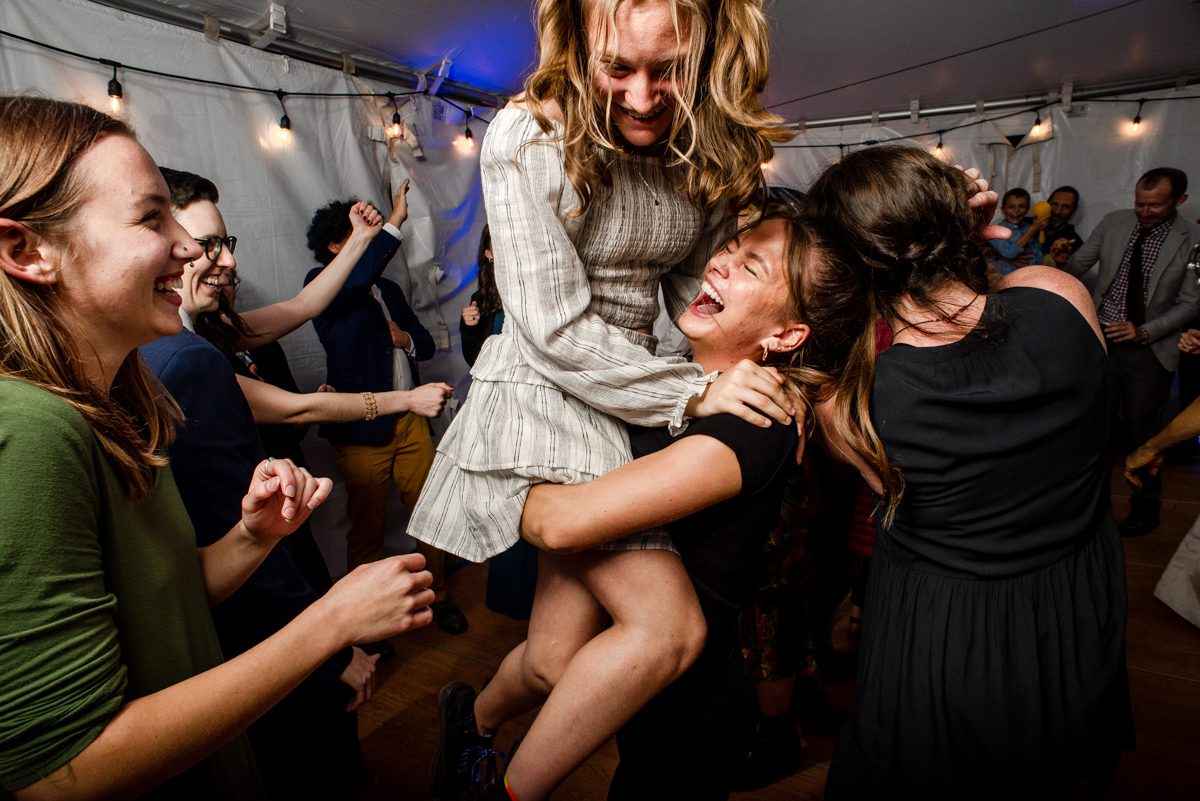 teens-laughing-on-dancefloor-Montana-wedding