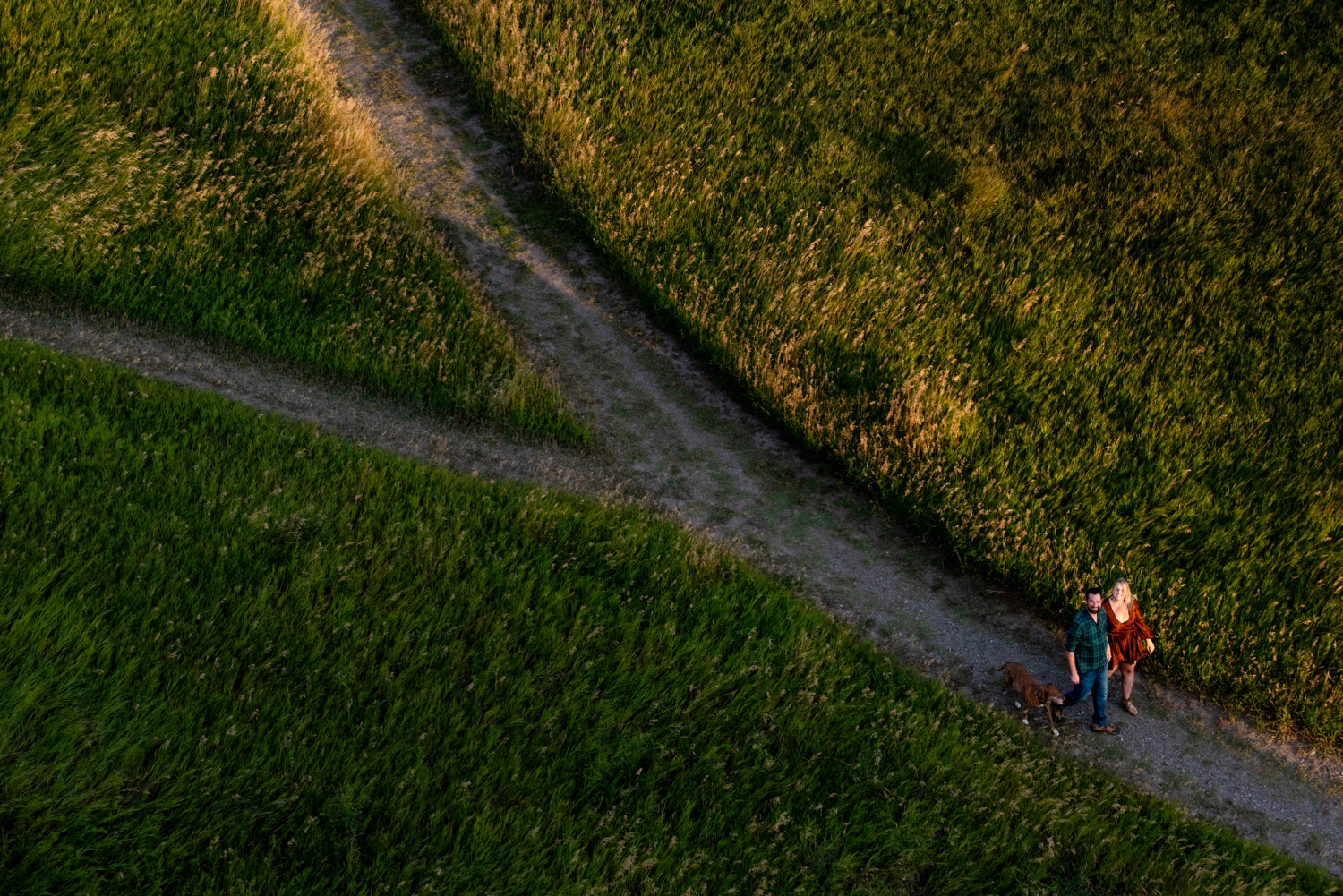 paths-merge-at-Missouri-Headwaters-engagement-photo-session